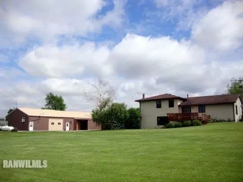1074 W Park Rd, Freeport, IL 61032 photo 6