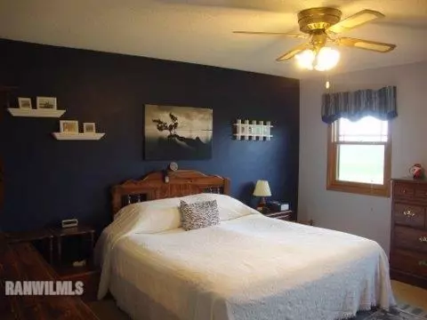 1074 W Park Rd, Freeport, IL 61032 photo 5