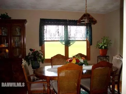 1074 W Park Rd, Freeport, IL 61032 photo 4