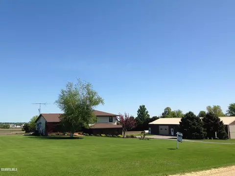 1074 W Park Rd, Freeport, IL 61032 photo 1