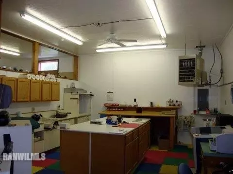 1074 W Park Rd, Freeport, IL 61032 photo 15