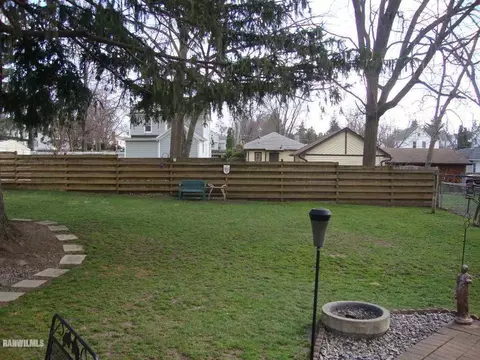 111 W Coates, Freeport, IL 61032 photo 14