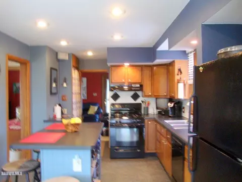 111 W Coates, Freeport, IL 61032 photo 3