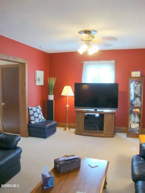 111 W Coates, Freeport, IL 61032 photo 5