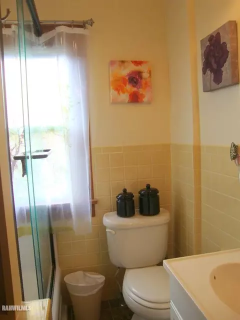 111 W Coates, Freeport, IL 61032 photo 9
