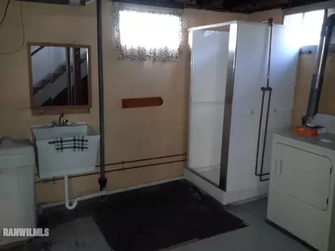 811 S Walnut Ave, Freeport, IL 61032 photo 17