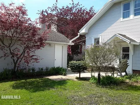 811 S Walnut Ave, Freeport, IL 61032 photo 22