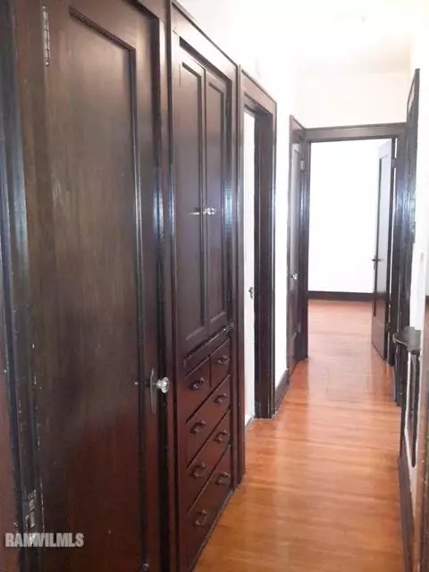 811 S Walnut Ave, Freeport, IL 61032 photo 9