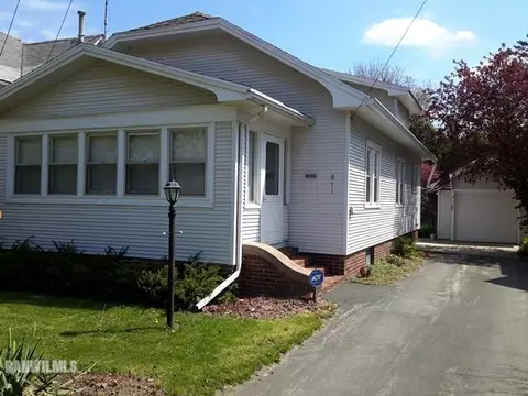 811 S Walnut Ave, Freeport, IL 61032 photo 1