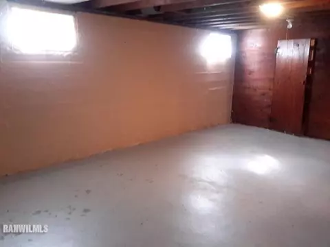811 S Walnut Ave, Freeport, IL 61032 photo 16