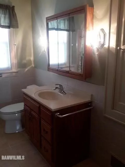 811 S Walnut Ave, Freeport, IL 61032 photo 11