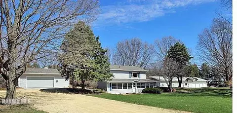 8130 E River Rd, Ridott, IL 61067 photo 1