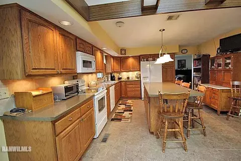 8130 E River Rd, Ridott, IL 61067 photo 5