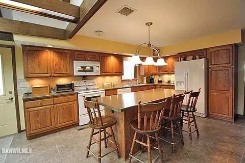 8130 E River Rd, Ridott, IL 61067 photo 8