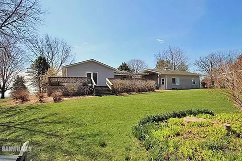 8130 E River Rd, Ridott, IL 61067 photo 4
