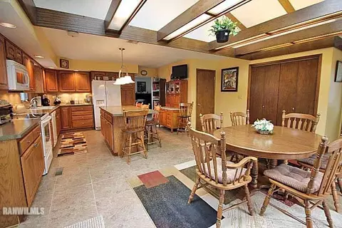 8130 E River Rd, Ridott, IL 61067 photo 6