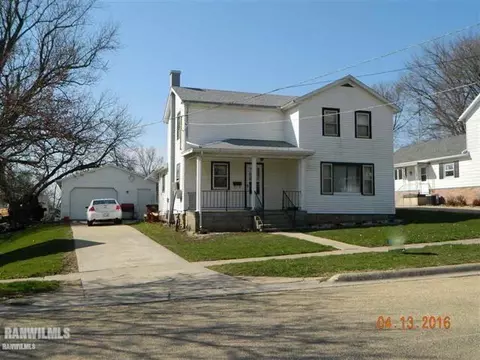 402 W Locust St, Lanark, IL 61046 photo 1