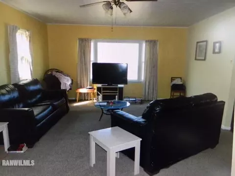 402 W Locust St, Lanark, IL 61046 photo 3