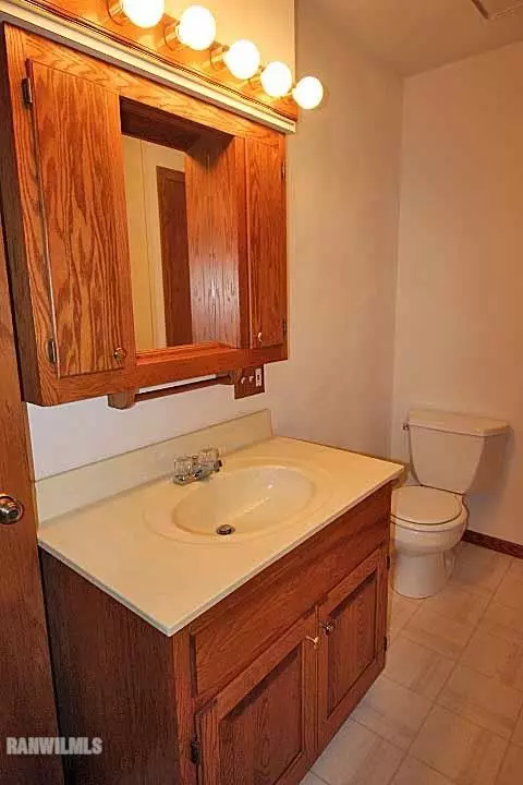 1890 Delmar Dr, Freeport, IL 61032 photo 12