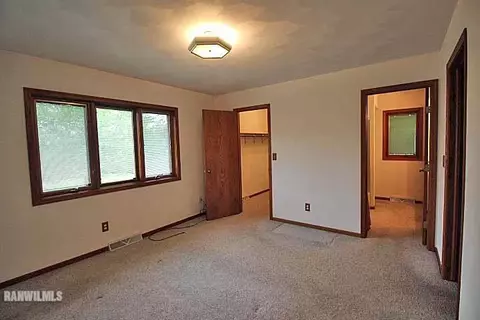 1890 Delmar Dr, Freeport, IL 61032 photo 15