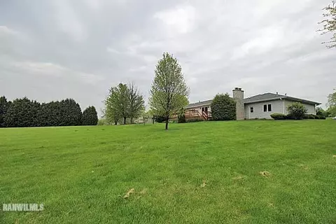 1890 Delmar Dr, Freeport, IL 61032 photo 24