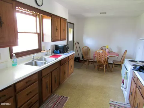 220 Parker Ct, Lanark, IL 61046 photo 9