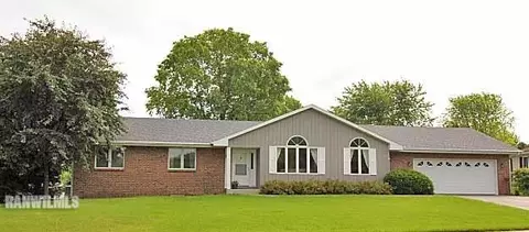 417 Concord Dr, Freeport, IL 61032 photo 1