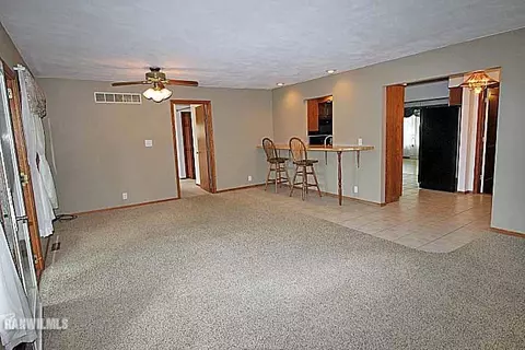 1763 E Currier Rd, Freeport, IL 61032 photo 4