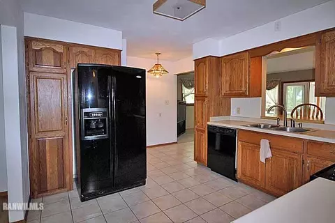 1763 E Currier Rd, Freeport, IL 61032 photo 3