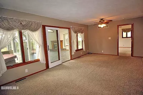 1763 E Currier Rd, Freeport, IL 61032 photo 6