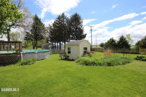 1763 E Currier Rd, Freeport, IL 61032 photo 21