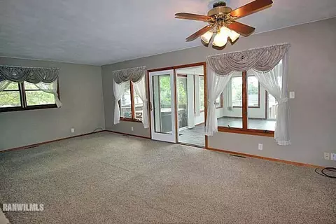1763 E Currier Rd, Freeport, IL 61032 photo 7