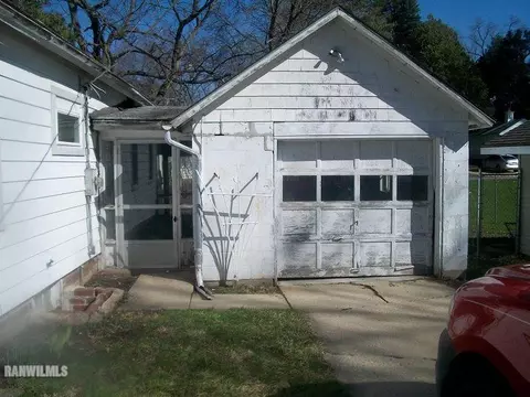 1216 W Stover St, Freeport, IL 61032 photo 5