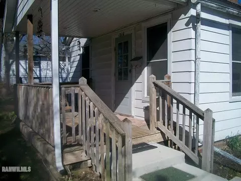 1216 W Stover St, Freeport, IL 61032 photo 2