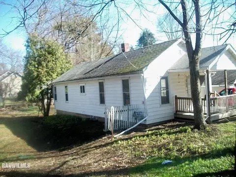 1216 W Stover St, Freeport, IL 61032 photo 1