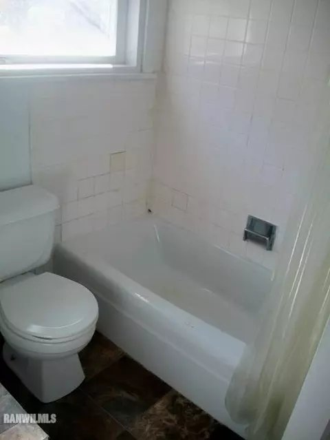 1216 W Stover St, Freeport, IL 61032 photo 11