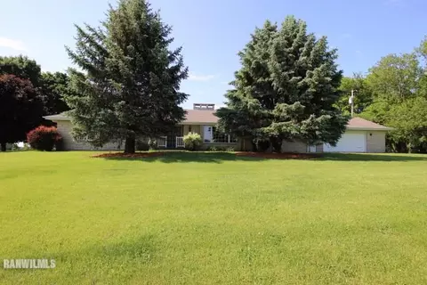 1750 S Ihm Blvd, Freeport, IL 61032 photo 2