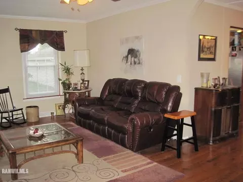 912 N Jackson, Pecatonica, IL 61063 photo 3
