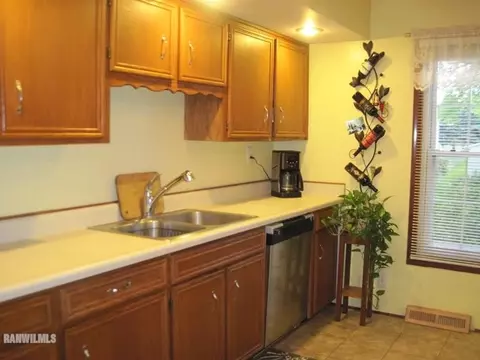 912 N Jackson, Pecatonica, IL 61063 photo 5