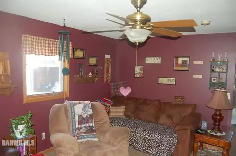 411 E Hitt St, Mount Morris, IL 61054 photo 3