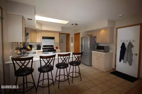 817 Sutton Pl, Freeport, IL 61032 photo 9