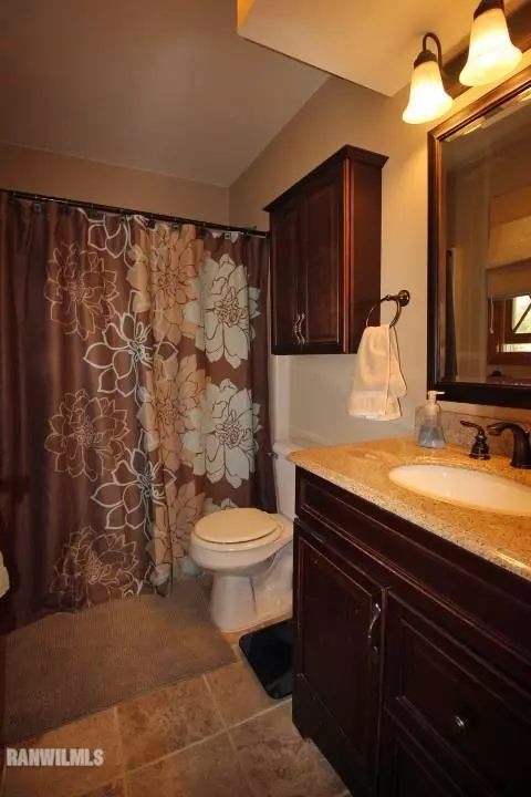 817 Sutton Pl, Freeport, IL 61032 photo 12