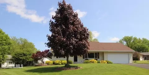 817 Sutton Pl, Freeport, IL 61032 photo 1