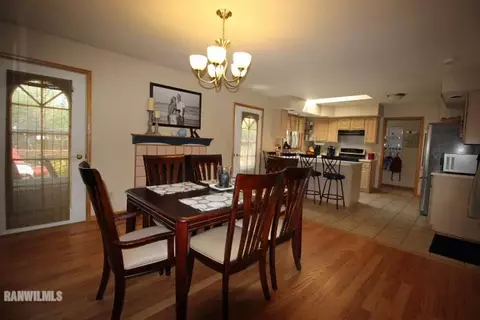 817 Sutton Pl, Freeport, IL 61032 photo 6