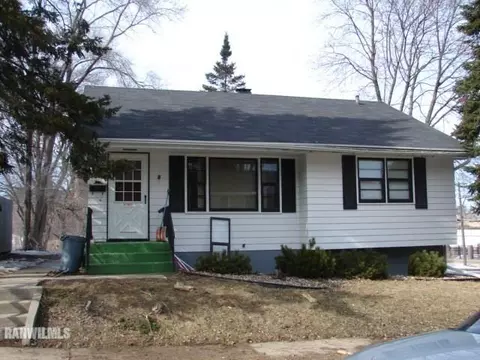 220 E Washington, Freeport, IL 61032 photo 1
