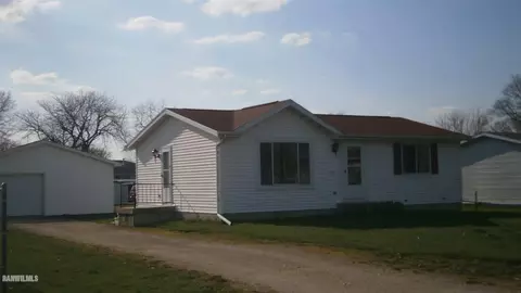 502 Calvert Ave, Chadwick, IL 61014 photo 24