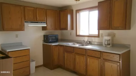 502 Calvert Ave, Chadwick, IL 61014 photo 7