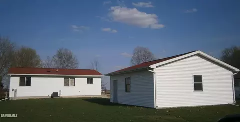 502 Calvert Ave, Chadwick, IL 61014 photo 3