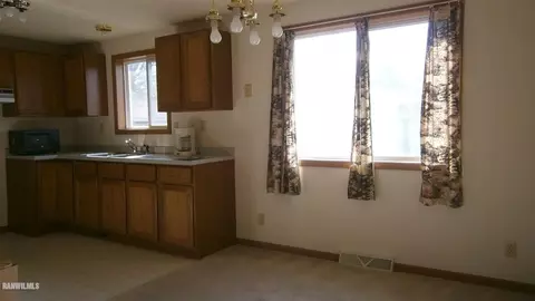 502 Calvert Ave, Chadwick, IL 61014 photo 5