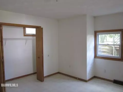 311 E Jefferson St, Freeport, IL 61032 photo 9
